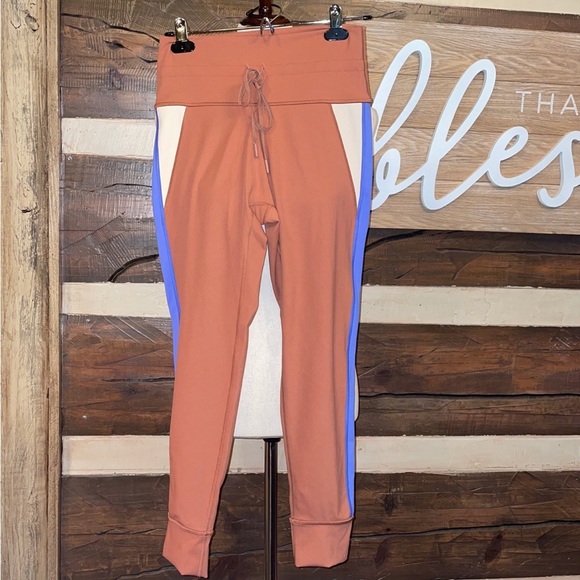 Aerie Offline 7/8 Legging Color Block Style - Size Large and Like New - Picture 1 of 3